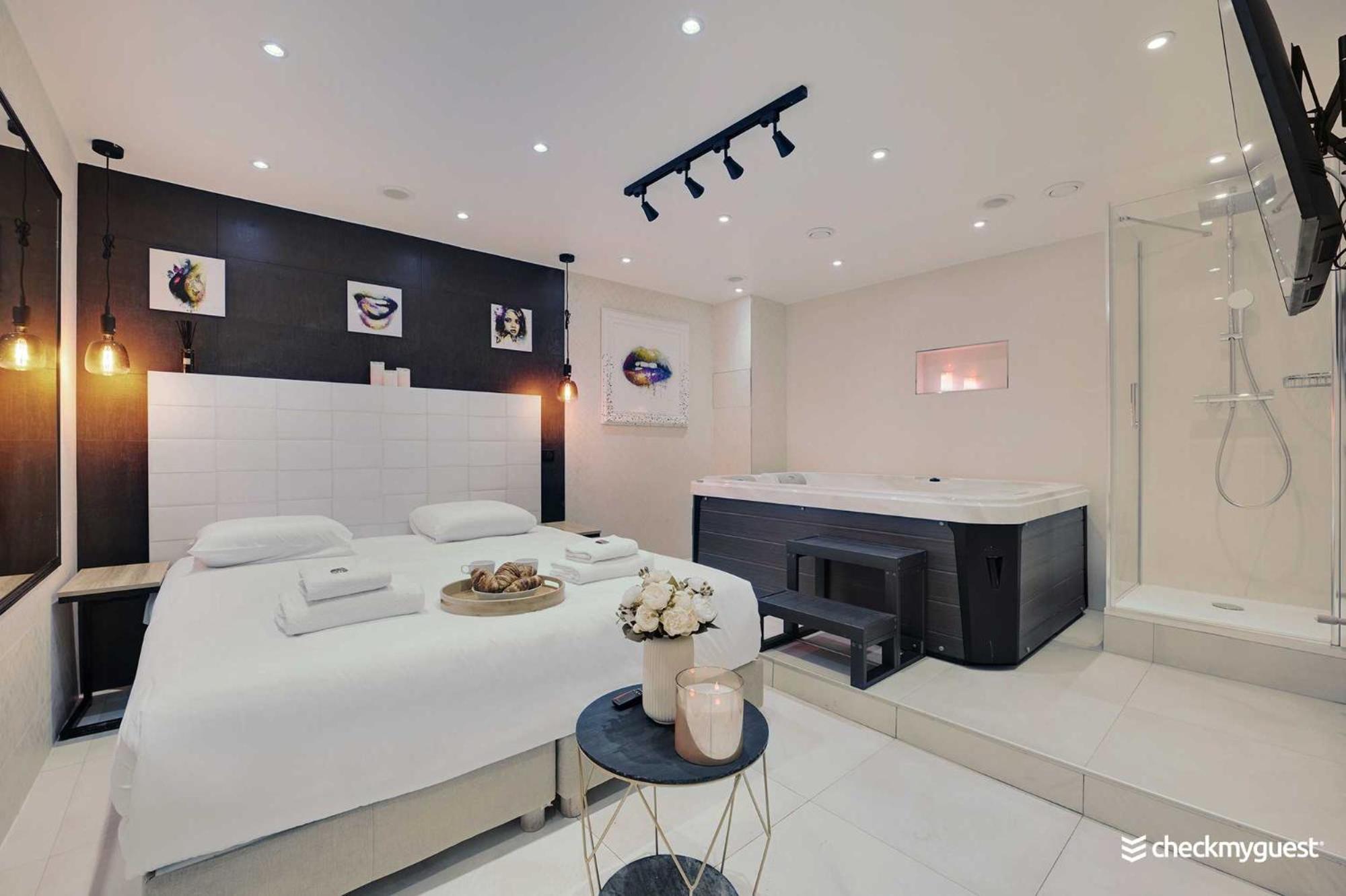 פריז Intimate Apartment With Air Conditioner & Jacuzzi 2Br 6P Montmartre מראה חיצוני תמונה