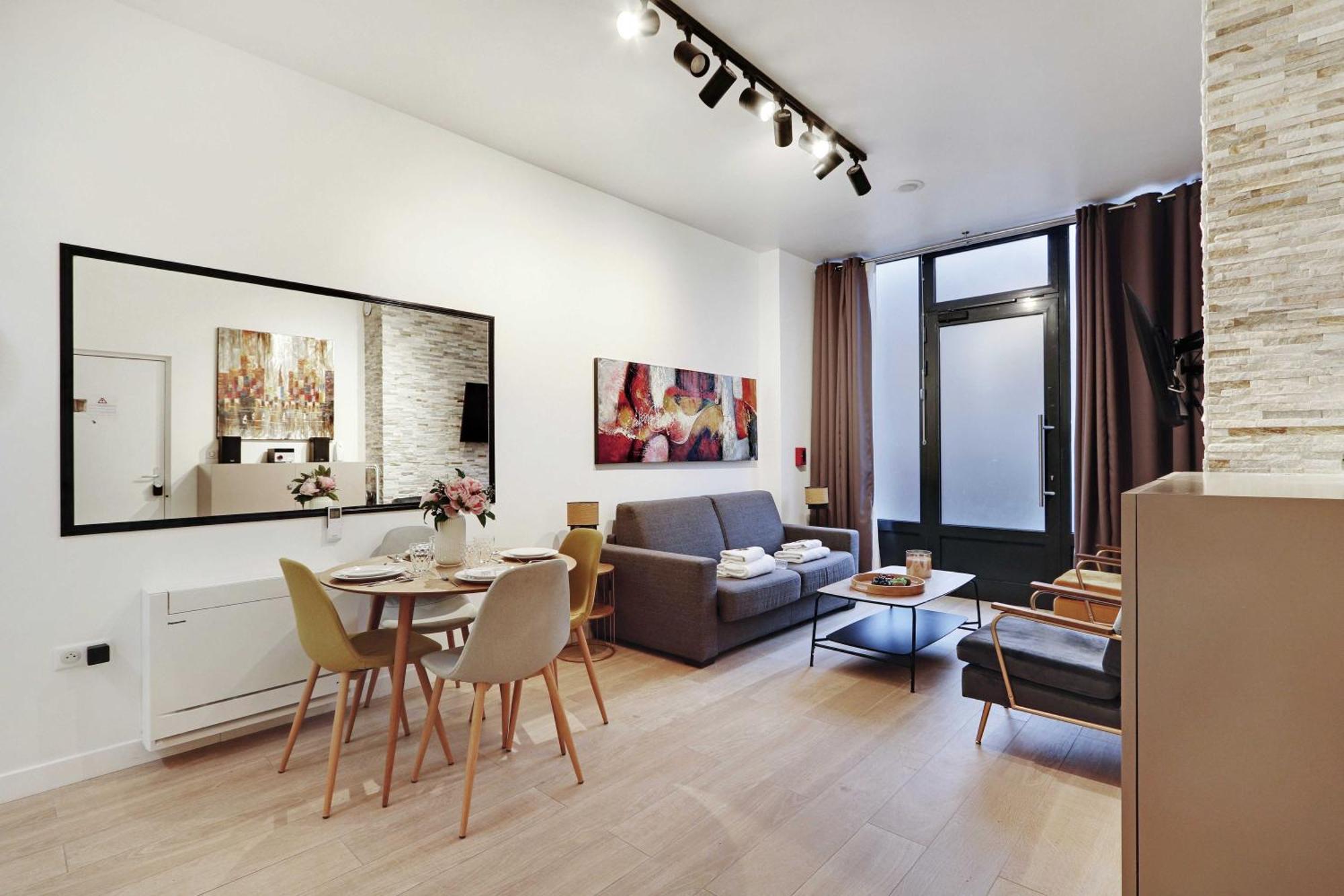 פריז Intimate Apartment With Air Conditioner & Jacuzzi 2Br 6P Montmartre מראה חיצוני תמונה