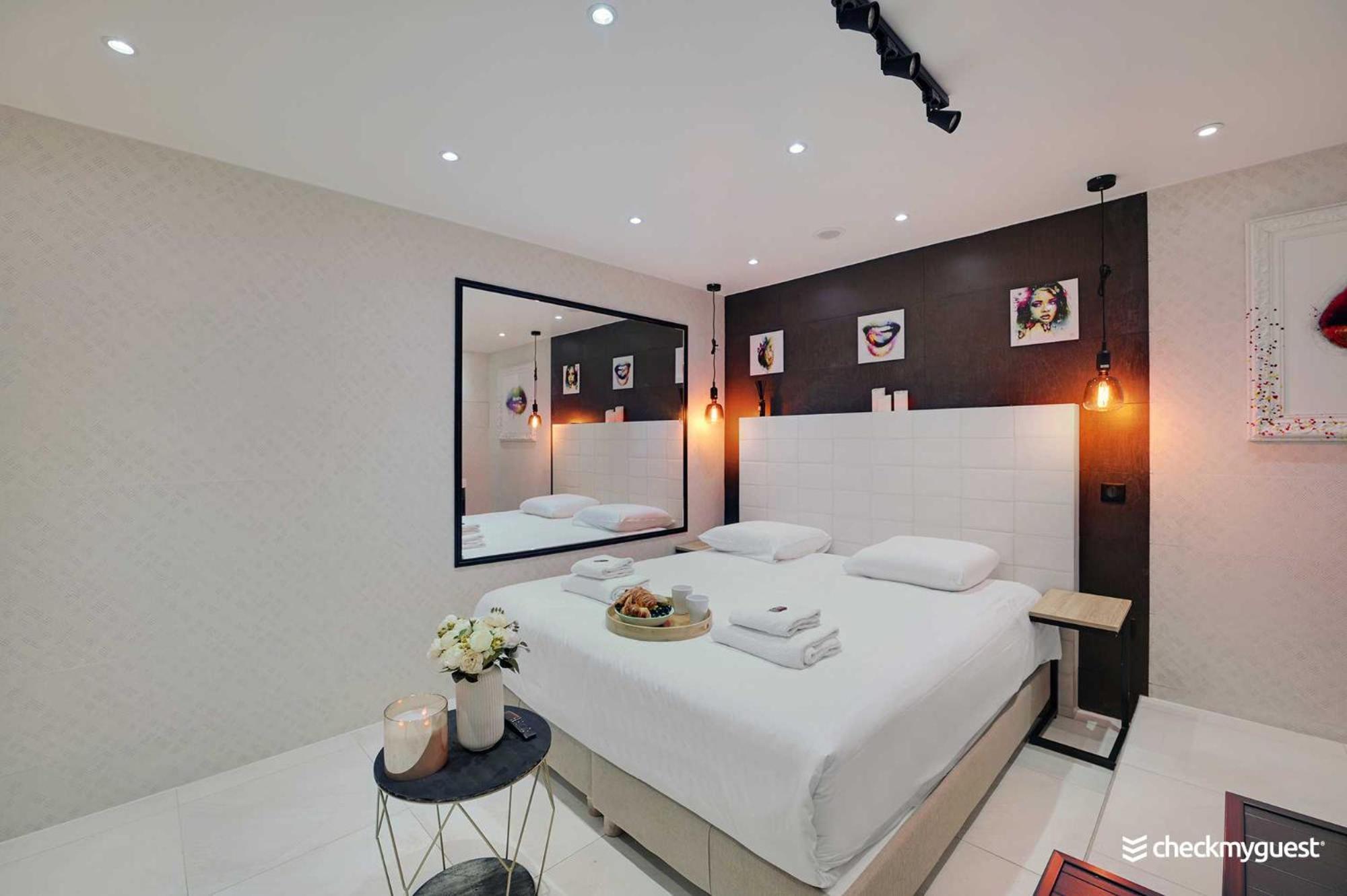 פריז Intimate Apartment With Air Conditioner & Jacuzzi 2Br 6P Montmartre מראה חיצוני תמונה