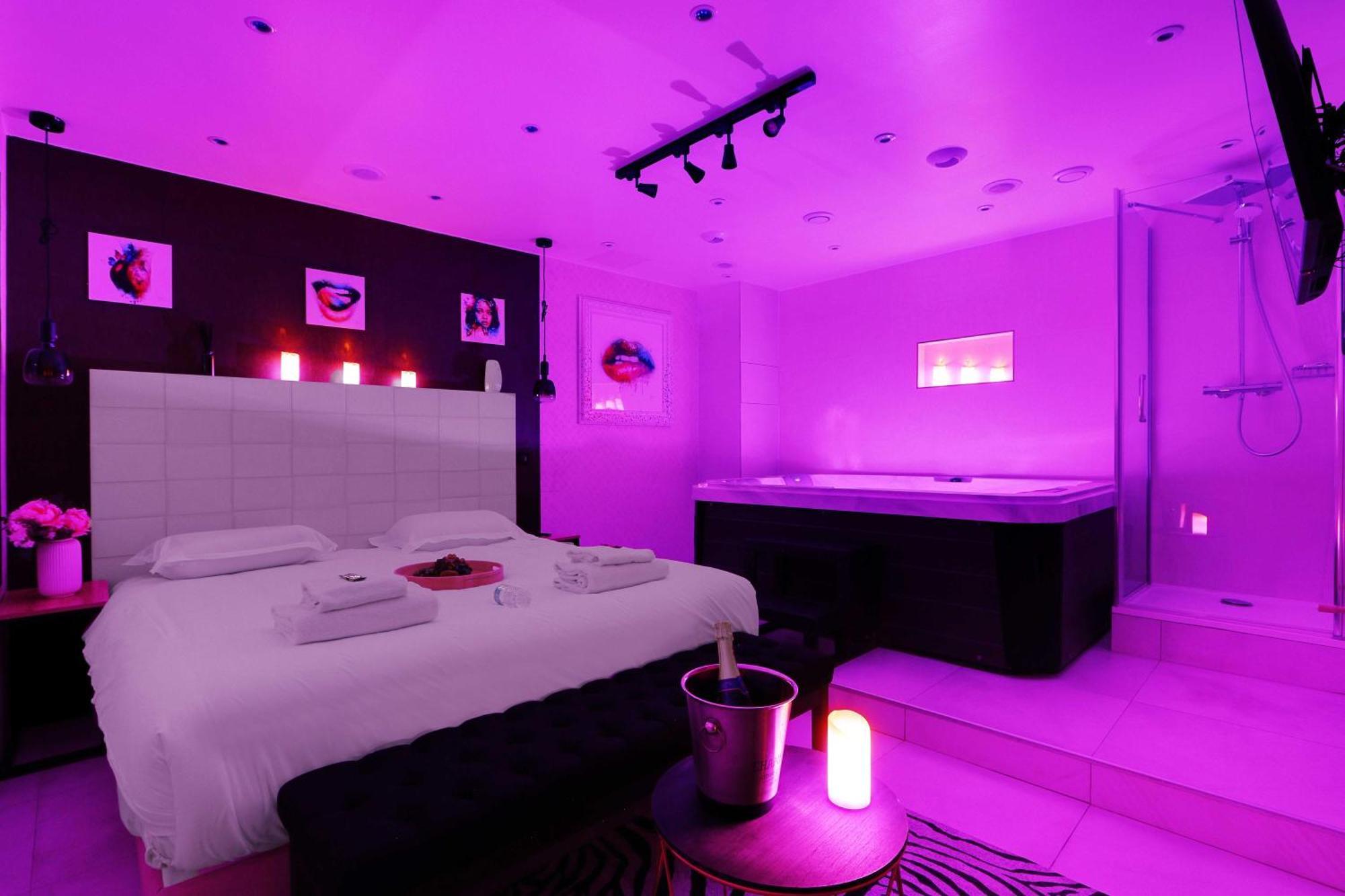 פריז Intimate Apartment With Air Conditioner & Jacuzzi 2Br 6P Montmartre מראה חיצוני תמונה