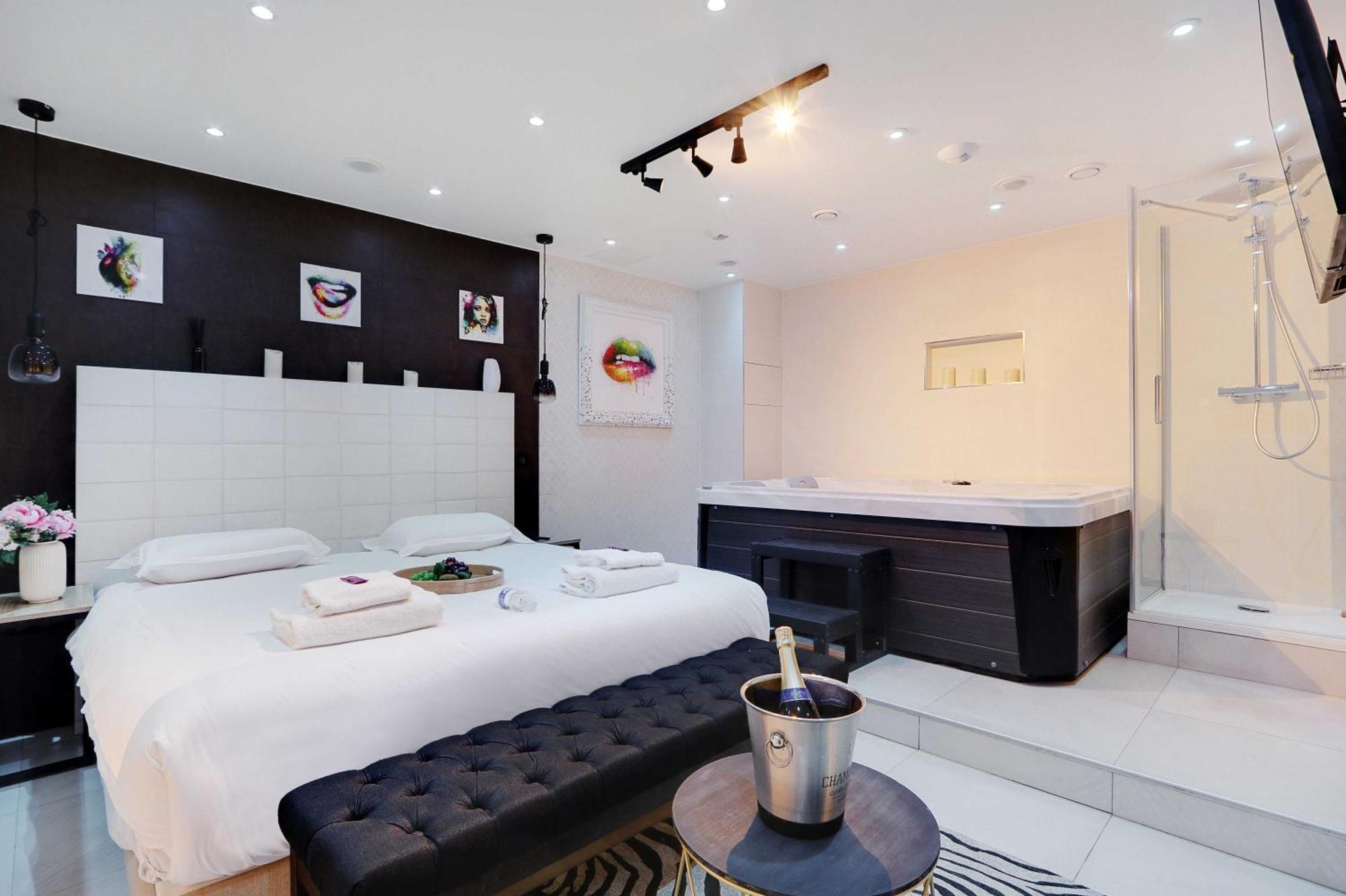 פריז Intimate Apartment With Air Conditioner & Jacuzzi 2Br 6P Montmartre מראה חיצוני תמונה
